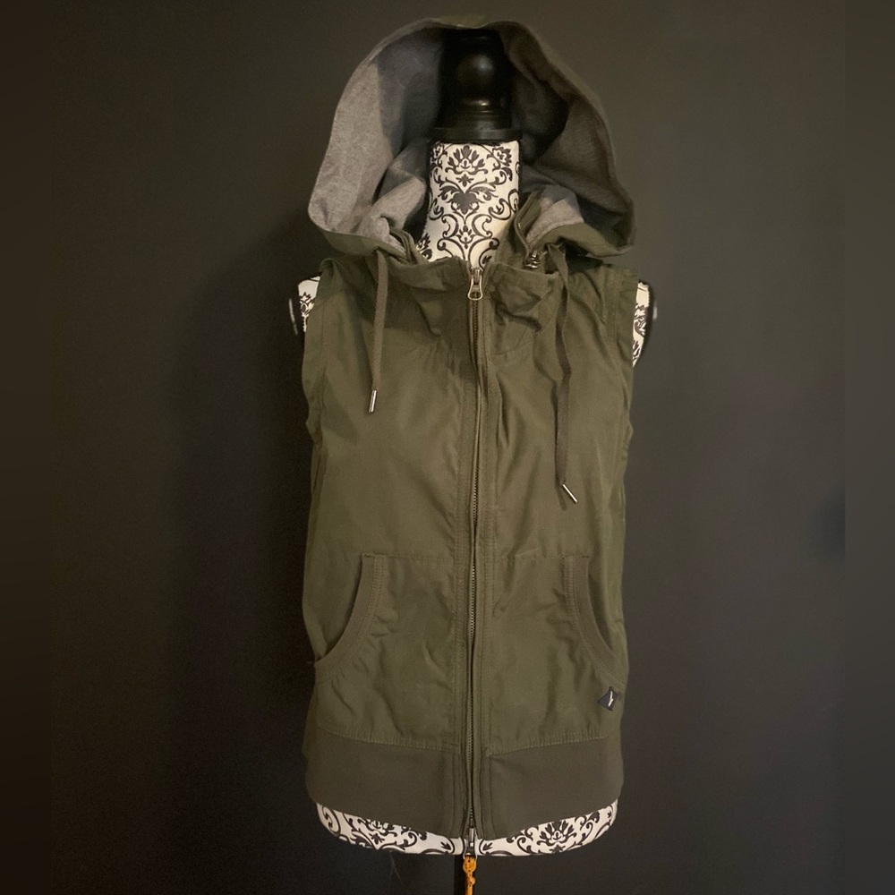 Sperry Top Sider Hideaway Hoodie Vest. Small. UEC.